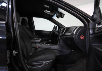 Подержанный автомобиль Jeep Grand Cherokee 2013 года (27 фото)