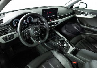 Подержанный автомобиль Audi A4 Sedan 2020 года (11 фото)