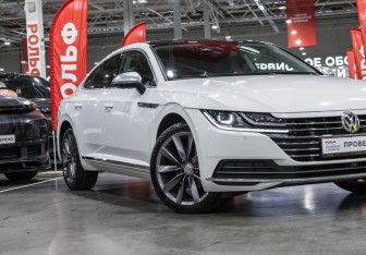 Подержанный автомобиль Volkswagen Arteon 2020 года (6 фото)