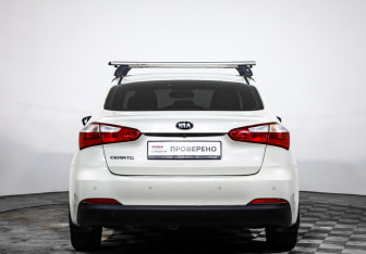 Подержанный автомобиль Kia Cerato Sedan 2014 года (6 фото)