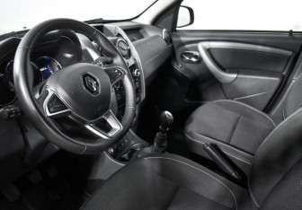 Подержанный автомобиль Renault Duster 2020 года (9 фото)