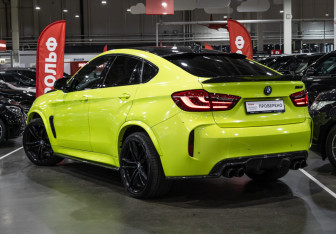 Подержанный автомобиль BMW X6 M 2015 года (11 фото)