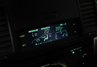 Подержанный автомобиль Chevrolet Epica 2007 года (16 фото)