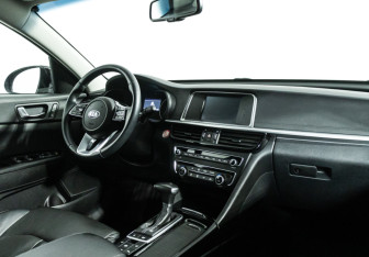 Подержанный автомобиль Kia Optima Sedan 2018 года (9 фото)