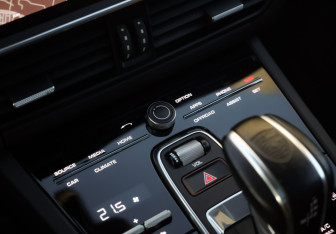 Подержанный автомобиль Porsche Cayenne 2021 года (23 фото)