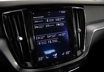 Подержанный автомобиль Volvo V60 2019 года (20 фото)