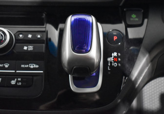 Подержанный автомобиль Honda Freed 2016 года (12 фото)