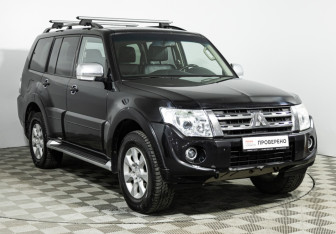 Подержанный автомобиль Mitsubishi Pajero 2013 года (3 фото)