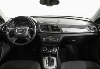 Подержанный автомобиль Audi Q3 2014 года (10 фото)