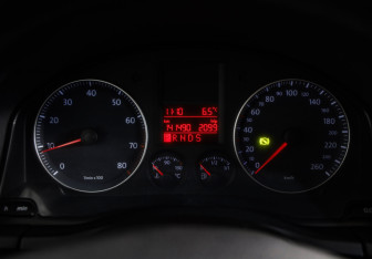 Подержанный автомобиль Volkswagen Golf Hatchback 2005 года (11 фото)