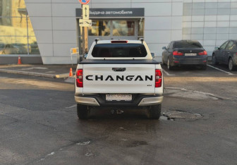 Подержанный автомобиль Changan Hunter Plus 2024 года (5 фото)