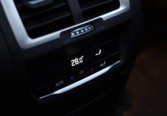Подержанный автомобиль BMW X3 2024 года (28 фото)