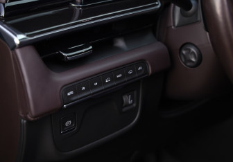 Подержанный автомобиль Cadillac Escalade Suv 2021 года (26 фото)