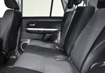 Подержанный автомобиль Suzuki Grand Vitara 2007 года (12 фото)