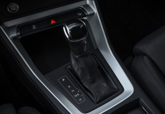 Подержанный автомобиль Audi Q3 2019 года (21 фото)