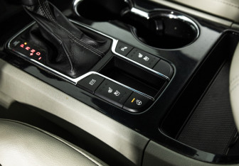 Подержанный автомобиль Kia Carnival 2019 года (17 фото)