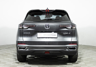 Подержанный автомобиль Changan UNI-S 2024 года (6 фото)