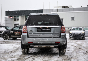 Подержанный автомобиль Land Rover Freelander 2013 года (8 фото)