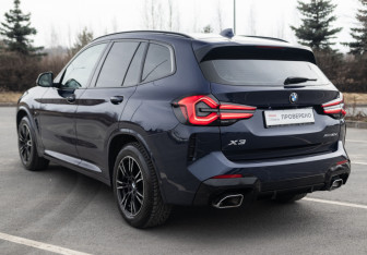 Подержанный автомобиль BMW X3 2021 года (12 фото)