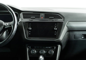 Подержанный автомобиль Volkswagen Tiguan 2019 года (14 фото)
