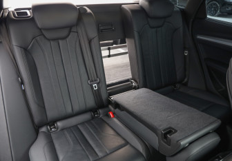 Подержанный автомобиль Audi Q5 2019 года (31 фото)