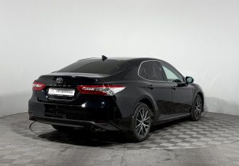 Подержанный автомобиль Toyota Camry Sedan 2022 года (5 фото)