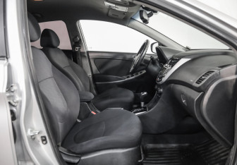 Подержанный автомобиль Hyundai Solaris Sedan 2012 года (19 фото)