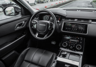 Подержанный автомобиль Land Rover Range Rover Velar 2017 года (13 фото)