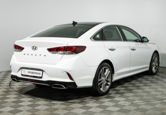 Подержанный автомобиль Hyundai Sonata 2017 года (5 фото)