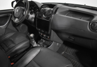 Подержанный автомобиль Renault Duster 2017 года (12 фото)