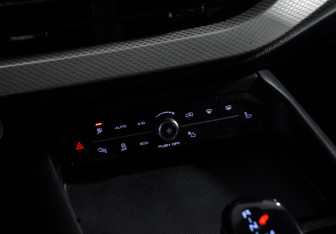 Подержанный автомобиль Haval F7 2024 года (18 фото)