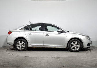 Подержанный автомобиль Chevrolet Cruze Sedan 2011 года (4 фото)