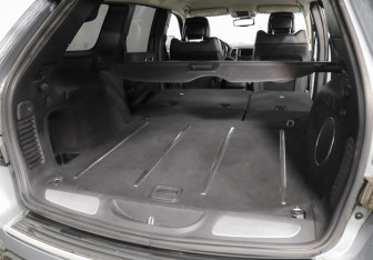 Подержанный автомобиль Jeep Grand Cherokee 2012 года (28 фото)