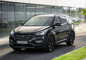 Подержанный автомобиль Hyundai Santa Fe 2017 года (3 фото)