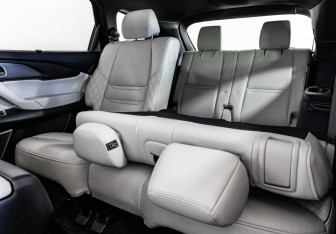 Подержанный автомобиль Mazda CX-9 2022 года (31 фото)