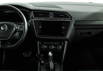 Подержанный автомобиль Volkswagen Tiguan 2018 года (14 фото)