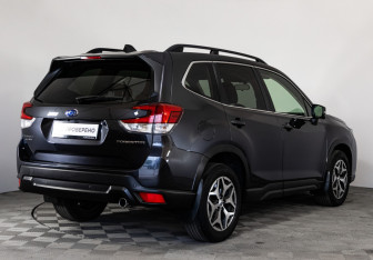 Подержанный автомобиль Subaru Forester Suv 2019 года (5 фото)