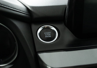 Подержанный автомобиль Mazda 6 Sedan 2016 года (17 фото)