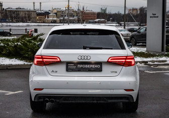 Подержанный автомобиль Audi A3 Hatchback 2017 года (6 фото)