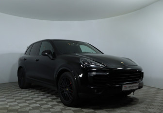 Подержанный автомобиль Porsche Cayenne 2016 года (3 фото)