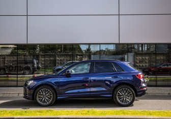 Подержанный автомобиль Audi Q3 2021 года (9 фото)