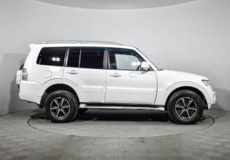 Подержанный автомобиль Mitsubishi Pajero 2007 года (4 фото)