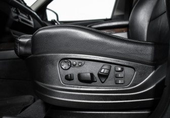 Подержанный автомобиль BMW X5 2013 года (12 фото)