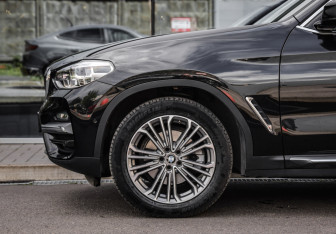 Подержанный автомобиль BMW X3 2020 года (10 фото)