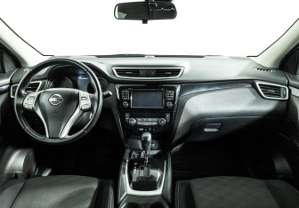 Подержанный автомобиль Nissan Qashqai 2016 года (13 фото)