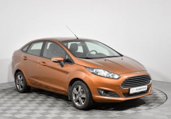 Подержанный автомобиль Ford Fiesta Sedan 2016 года (3 фото)