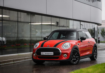 Подержанный автомобиль MINI Hatch 2020 года (1 фото)