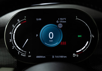 Подержанный автомобиль MINI Hatch 2021 года (12 фото)