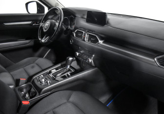 Подержанный автомобиль Mazda CX-5 2017 года (12 фото)