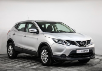 Подержанный автомобиль Nissan Qashqai 2015 года (3 фото)